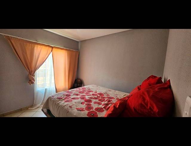 2 BEDROOM APARTMENT FOR SALE IN LOTUS GARDENS